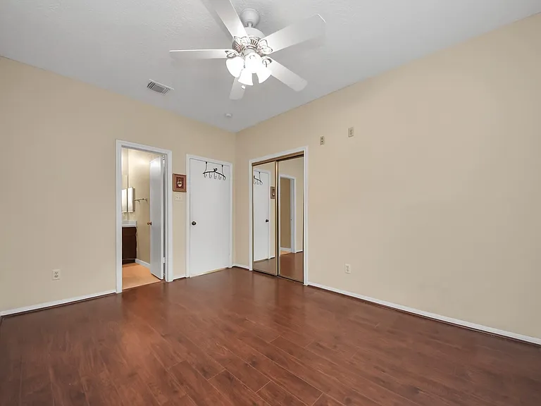 1022 Memorial Village Dr — Photo 14
