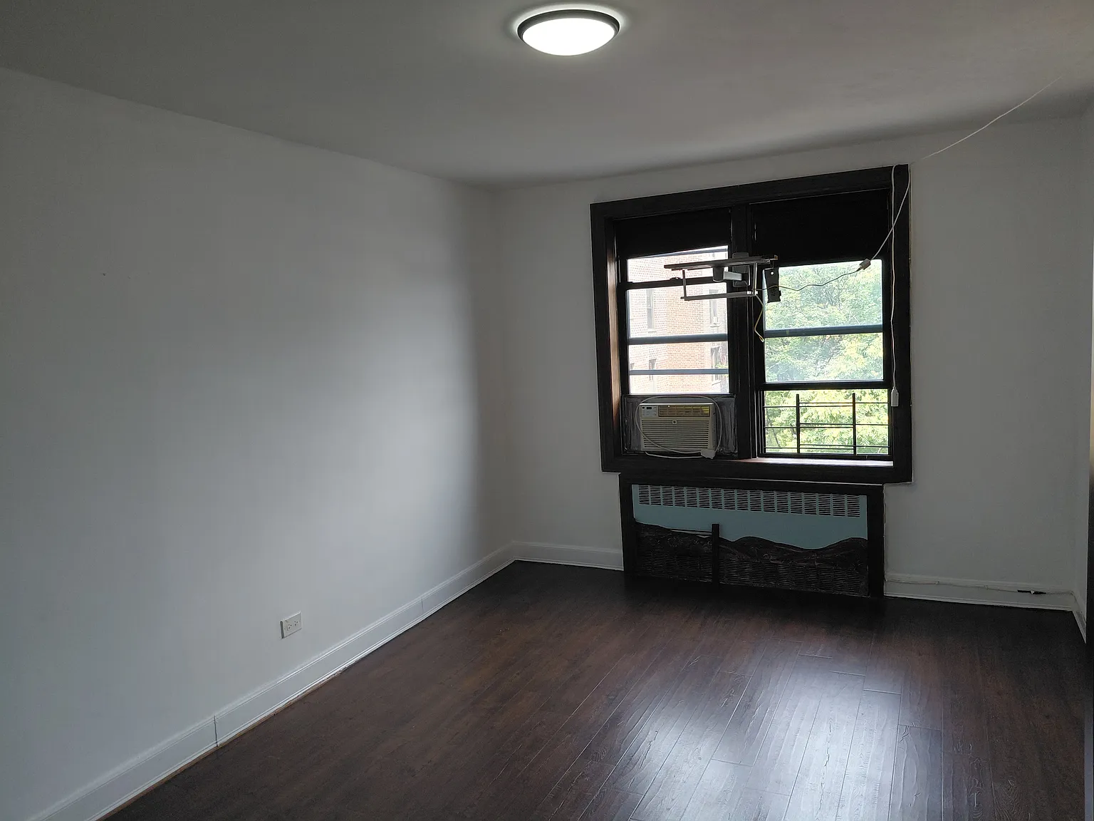 2 bed, 950 sqft, $3,000 — Photo 4