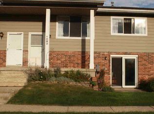 1082 Normandy Terrace Dr, Flint, MI 48532