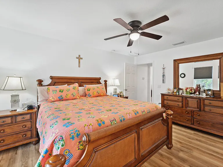 526 Camellia Ave — Photo 18