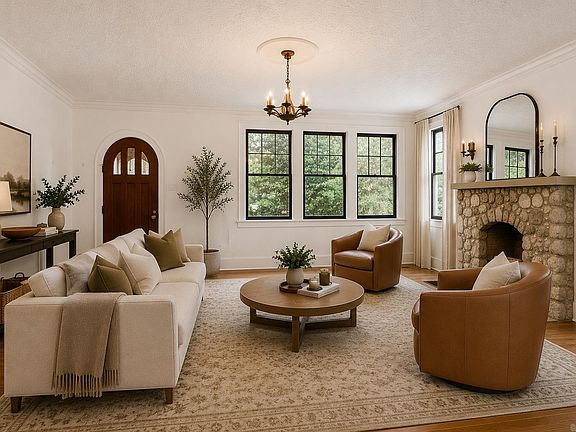 2nd image of 3905 Oakwood Rd