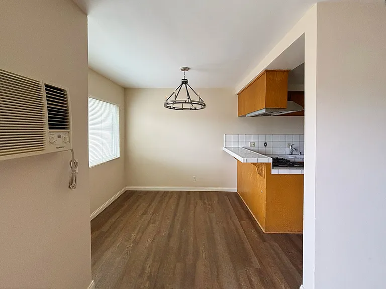 8740 Owensmouth Ave #15 — Photo 14
