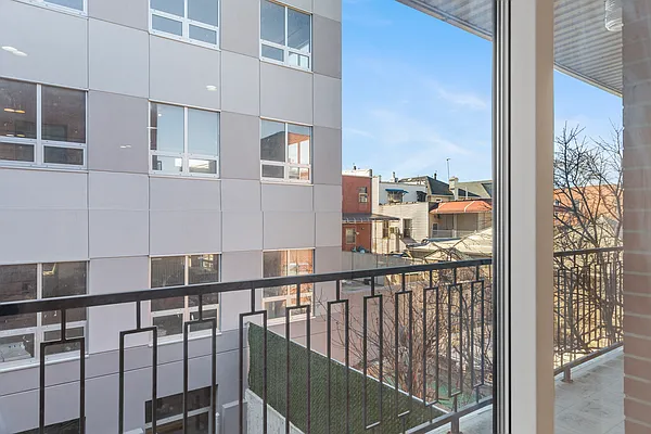 Rented by Friedman Mayer, LREB | media 29