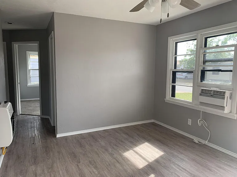 713 Chris Ave — Photo 3