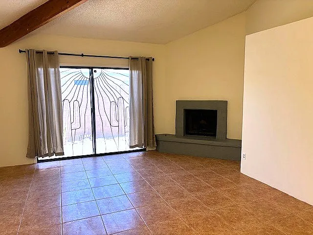 2 bed, 1176 sqft, $1,600 — Photo 4