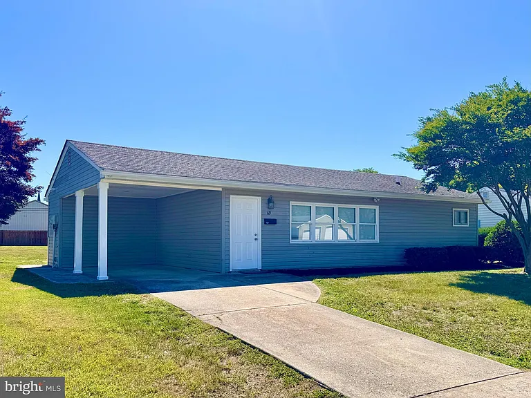 69 McDaniel Dr — Photo 1