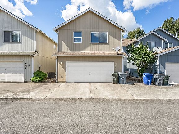 2nd image of 2711 8th Street SE