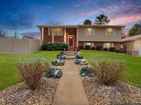 5 Sharondale Ct, Johnson City, TN 37601