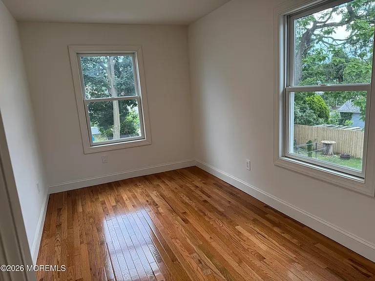 13 Locust Ave — Photo 13
