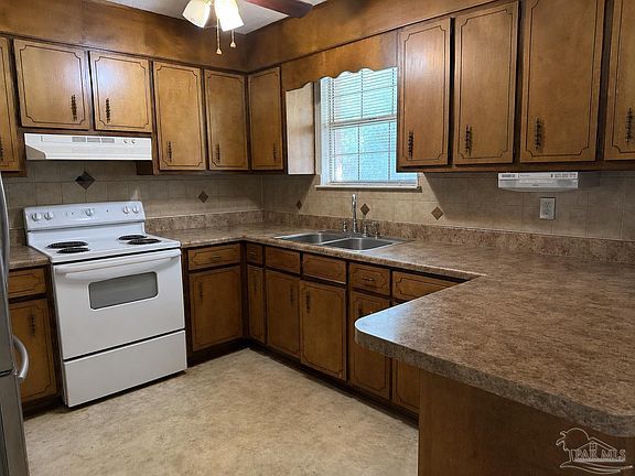 2nd image of 5896 Cedar Tree Dr