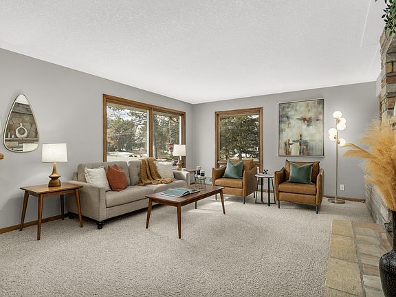 2nd image of 1811 Stanbridge Ave