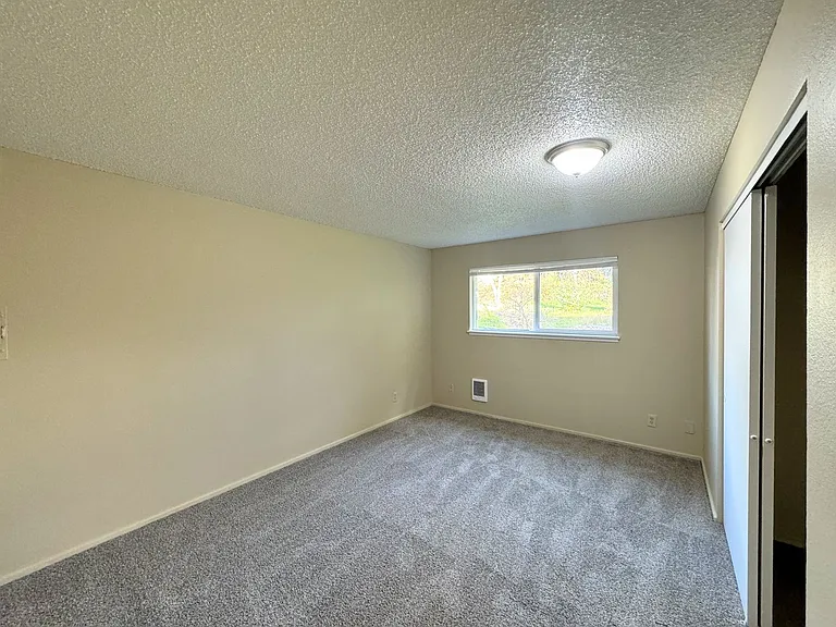 Oakwood Terrace Apartments — Photo 5
