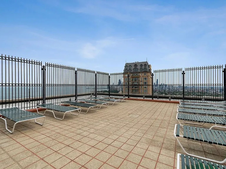 2626 N Lakeview Ave #3610 — Photo 14