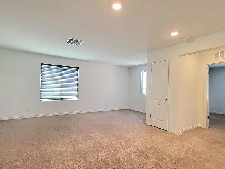 3807 E Summit Ave — Photo 25