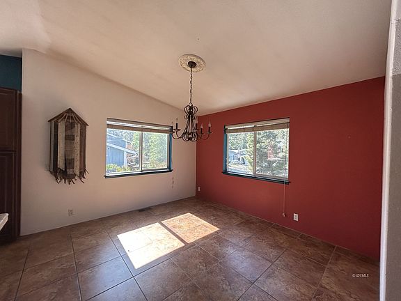 5th image of 53069 McKinney Ln