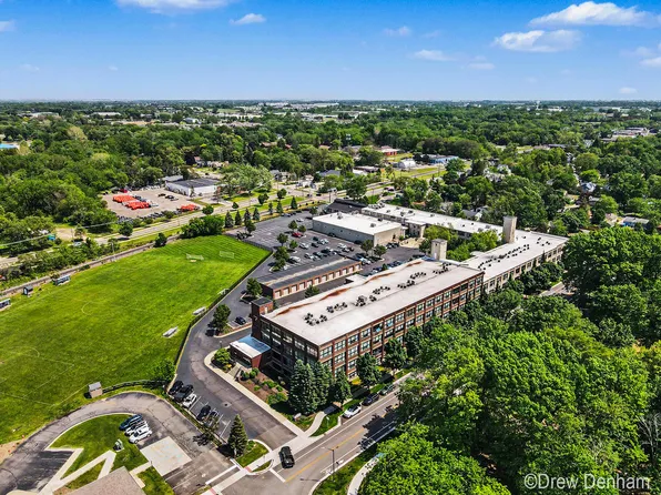 533 Columbia Ave APT 7, Holland, MI 49423