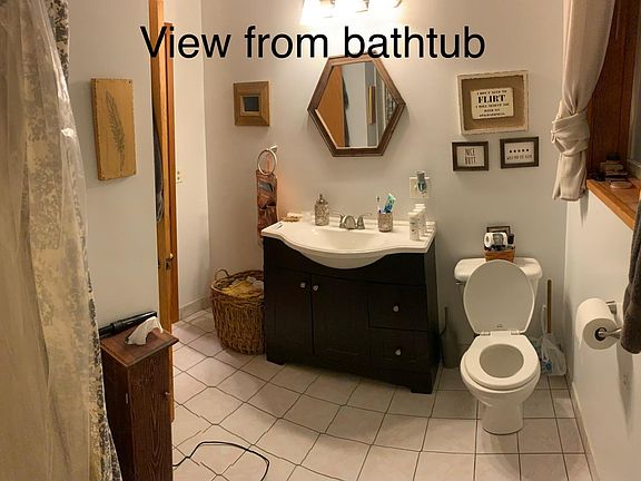 3rd image of 950 N Damen Ave APT 3F