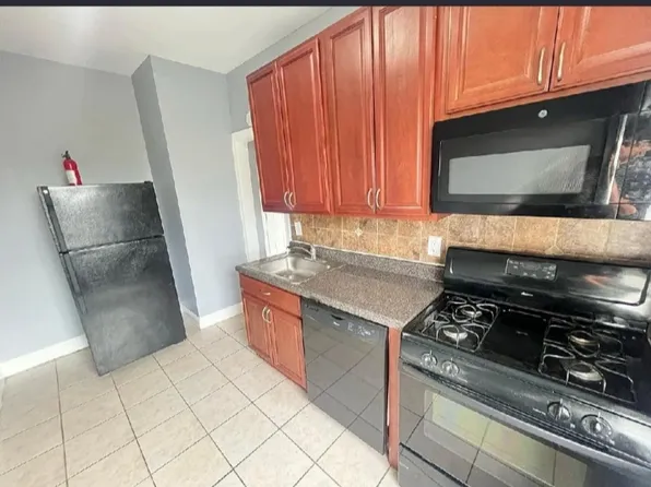 40 W 29th St #4BB, Bayonne, NJ 07002