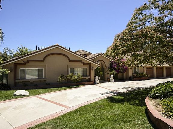 2nd image of 520 Pomello Dr
