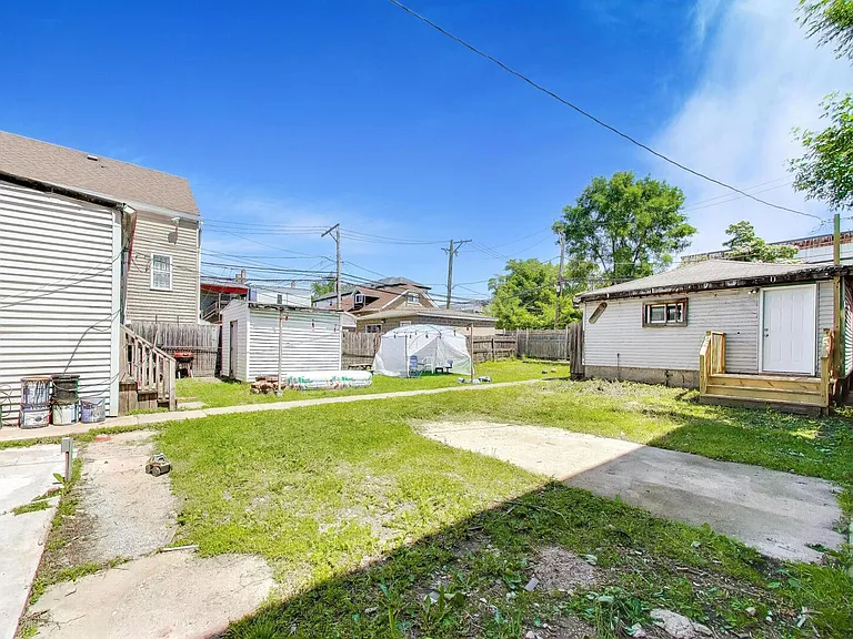 1821 S Fairfield Ave — Photo 28