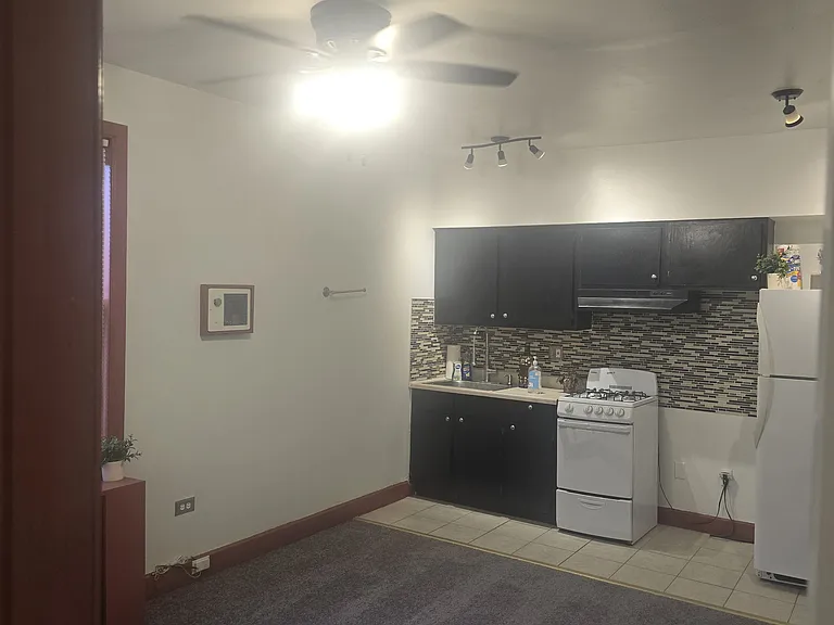 1622 Bainbridge St #3F — Photo 46