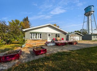208 Hickman St, Grenora, ND 58845