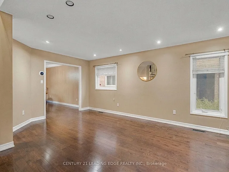 7166 Sandhurst Dr — Photo 10