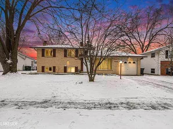 39911 Parklawn Dr, Sterling Heights, MI 48313