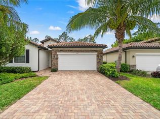 9487 Foxglove Ln, Naples, FL 34120