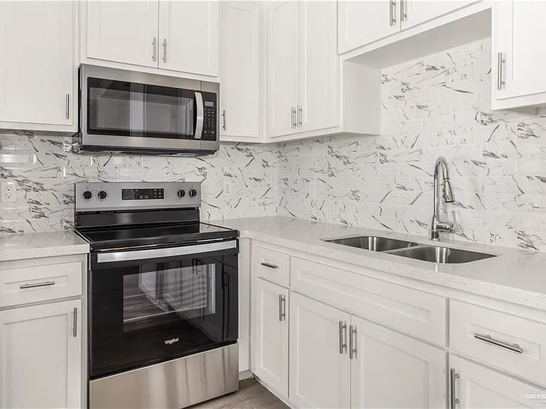 3056 Star Ave #4 — Photo 5