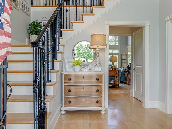 4th image of 2157 Summer Hill Cir