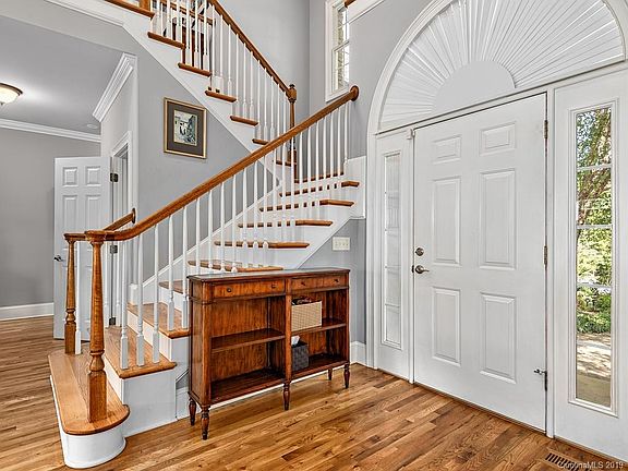 3rd image of 10 Devonshire Dr