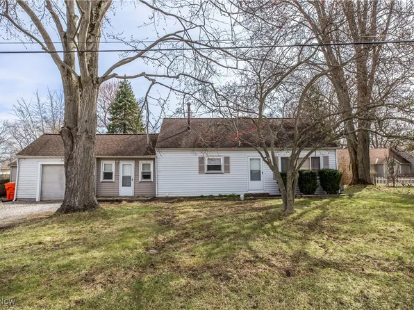 9907 Dupont Dr, Columbia Station, OH 44028