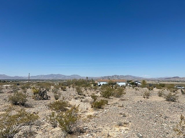 2nd image of 2640 N Panorama Rd