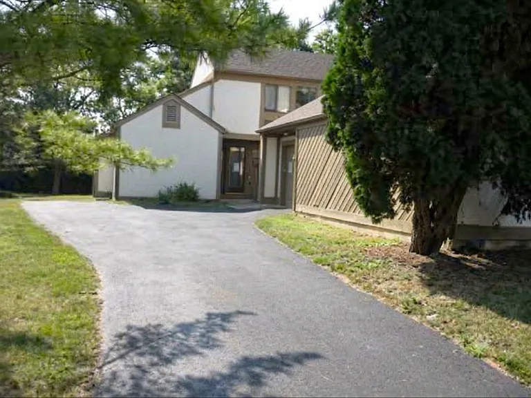 6385 Chippenhook Ct — Photo 1