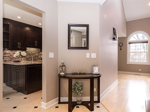 2nd image of 3056 N Daniels Ct #203