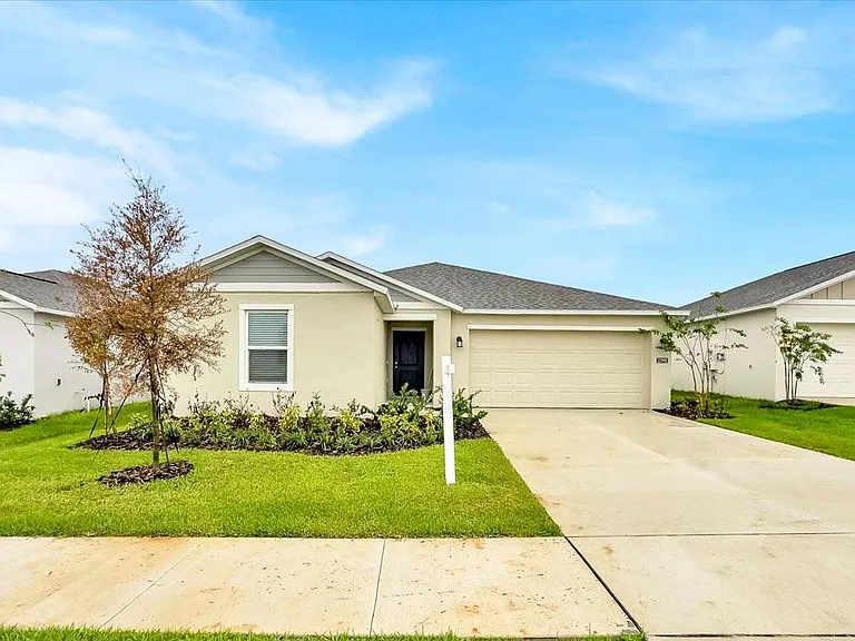 2398 McKinley Dr — Photo 1