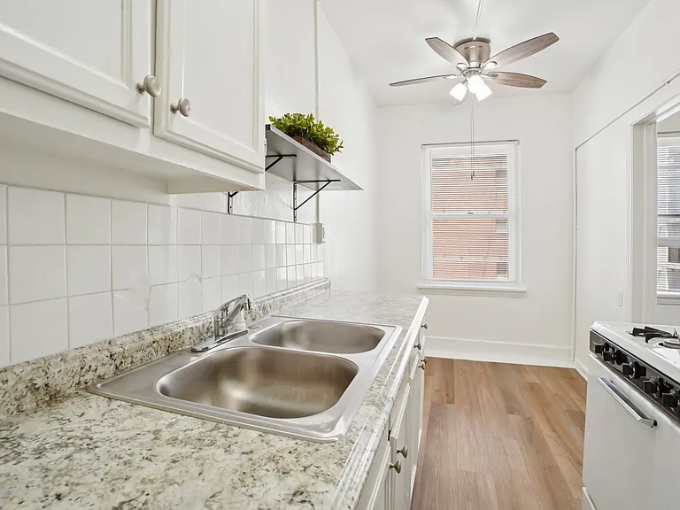 Wendover Apartments — Photo 12