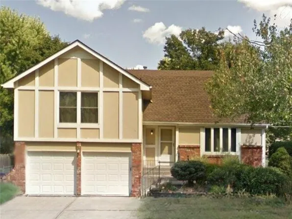 14905 S Wyandotte Dr, Olathe, KS 66062