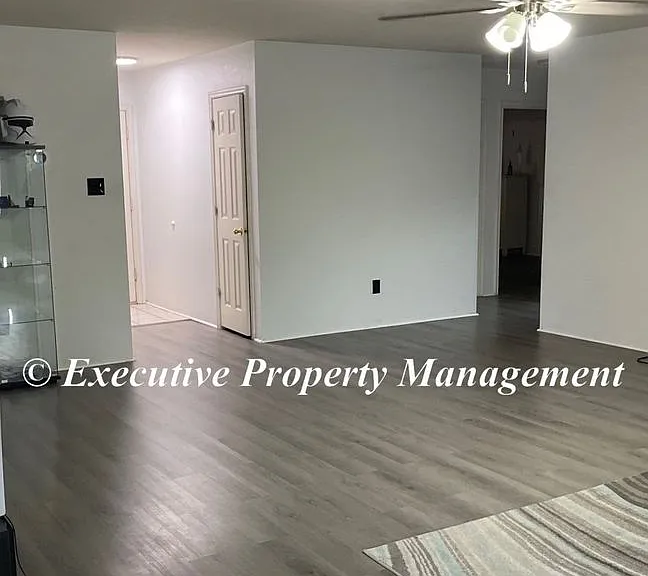 208 Mesquite Cir — Photo 2