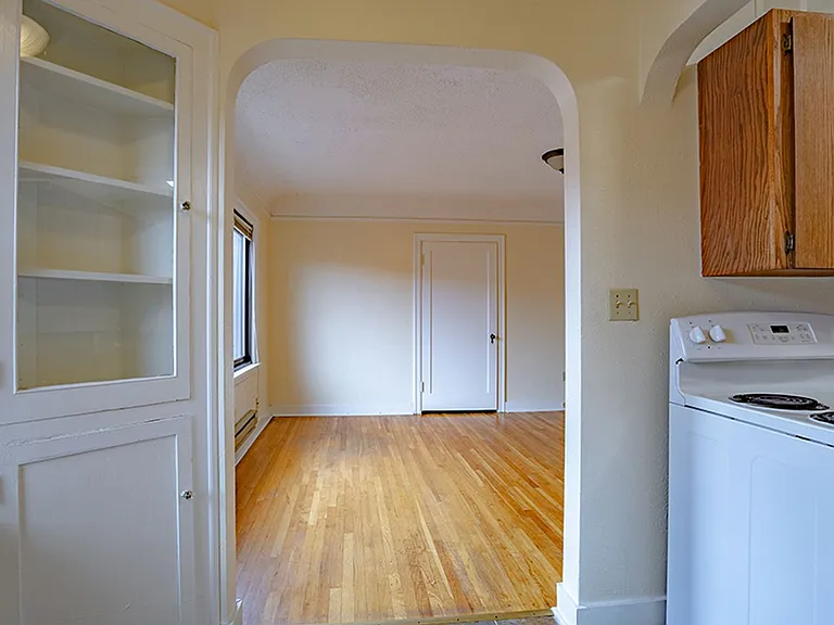 Stanford Arms Apartments — Photo 10