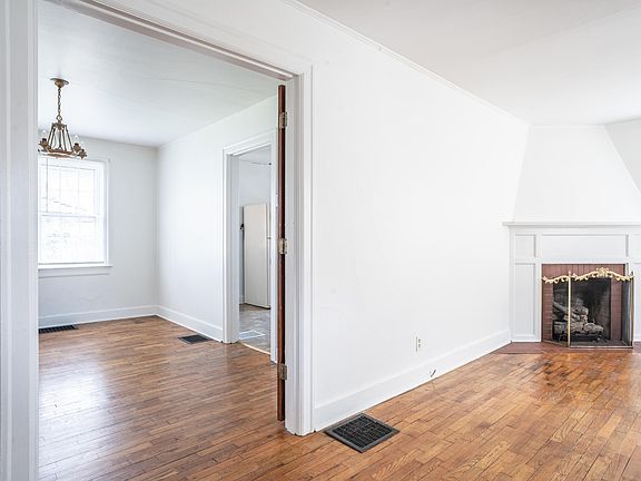 5th image of 111 Pickett Ave