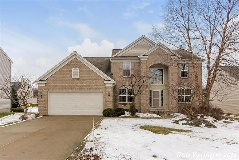 1st image of 240 Calais Ct SE