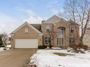 240 Calais Ct SE, Grand Rapids, MI 49546