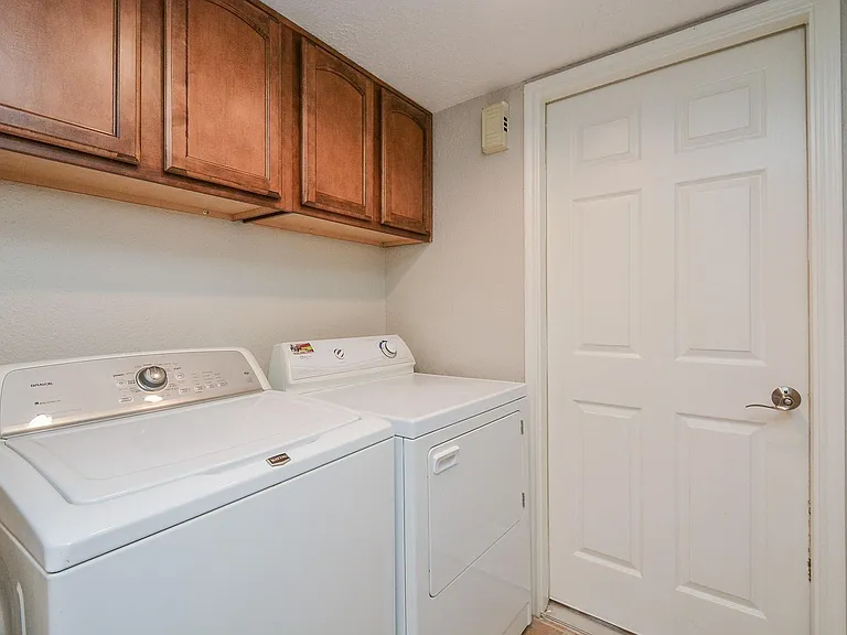13859 Hollowgreen Dr — Photo 16