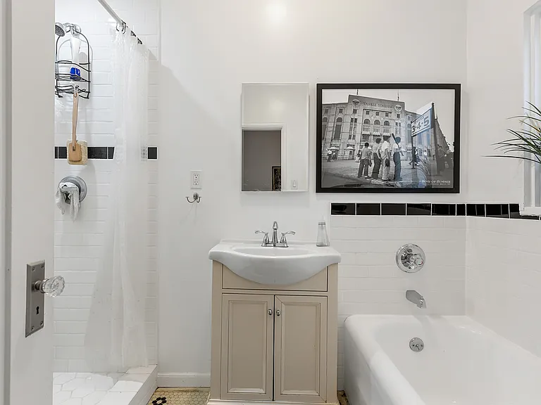 1219 Gordon St #1 — Photo 13