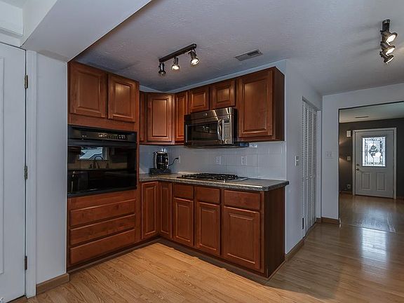 2nd image of 10838 Howard Dr