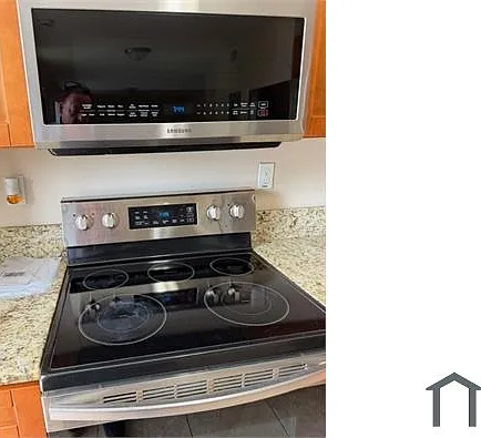 3 bed, 1027 sqft, $2,952 — Photo 4