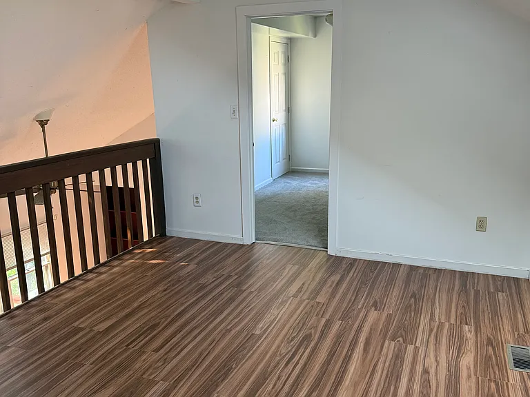 612 Giffin Ct — Photo 7