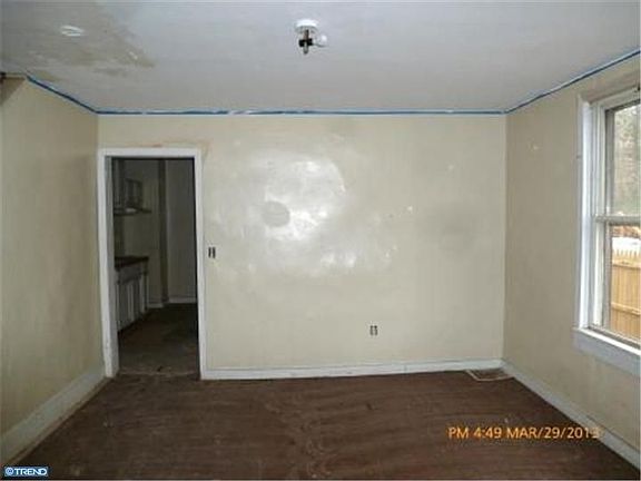3rd image of 432 Oak St